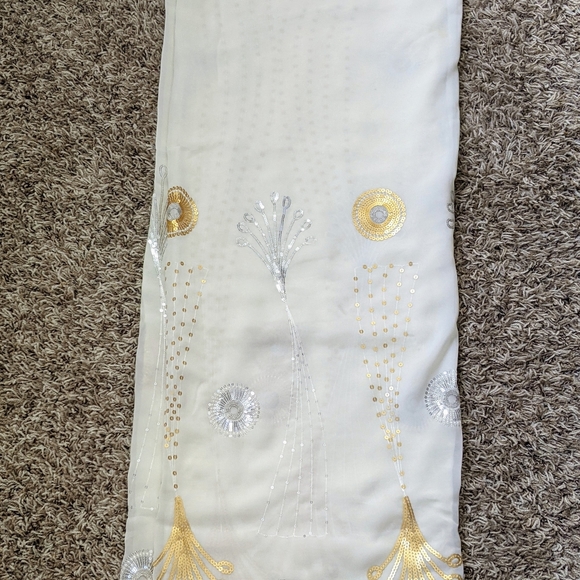 Saree - Picture 2 of 8